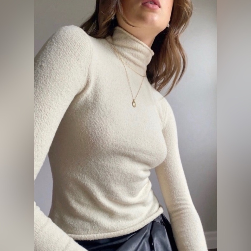 Aritzia Wilfred Boucle Knit Mock Neck Darling Sweater Turtleneck Sz XS